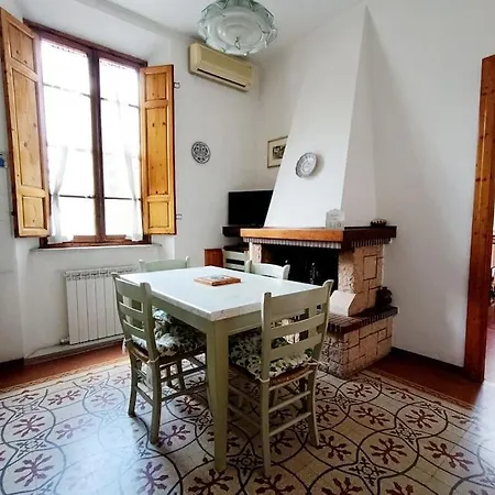Apartment Just Outside The Wall: Free A/c, Bikes And Wifi Lucca